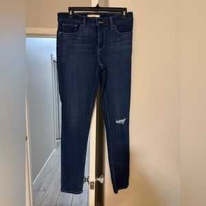 BRAND NEW!
LEVI JEANS